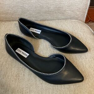 Steve Madden black leather point toe flats